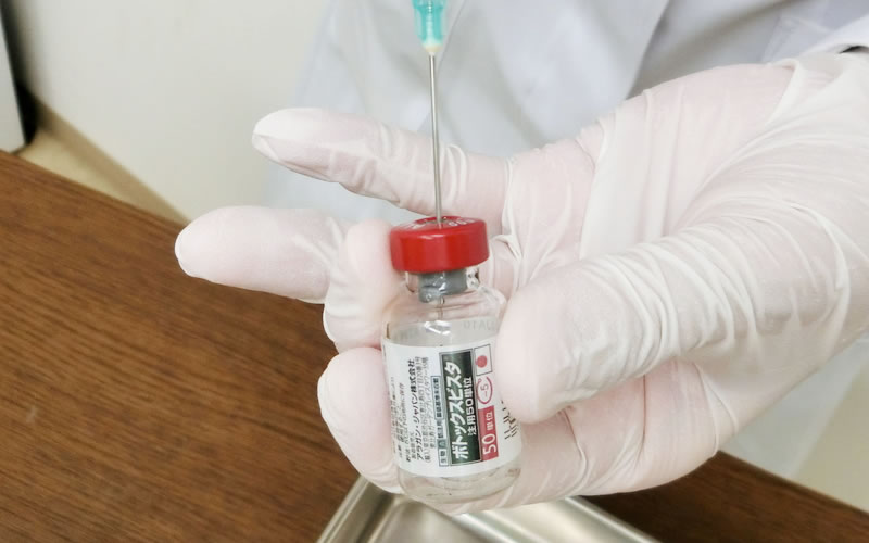 ボトックスを希釈しているところ